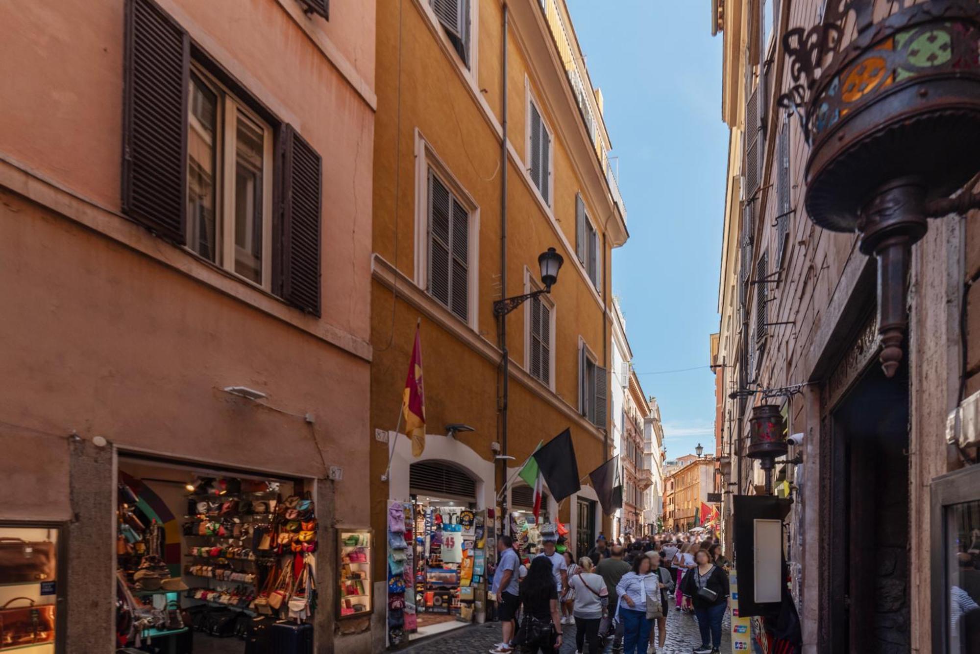 Via Del Lavatore Private Roma